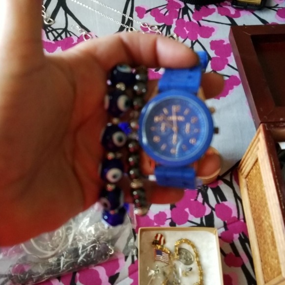 Bundke of Watches - Picture 7 of 8